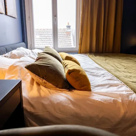 Les Teintes Royales Apartment *