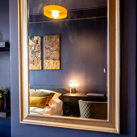Les Teintes Royales Apartment