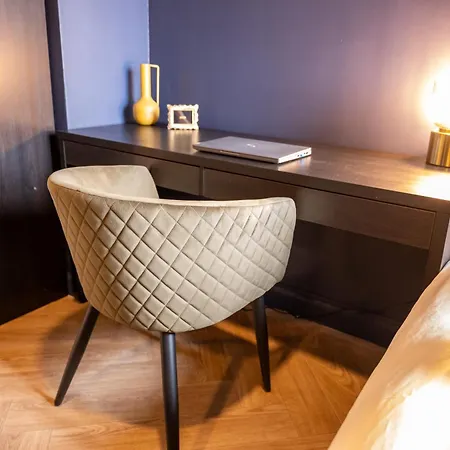 Les Teintes Royales Apartment *