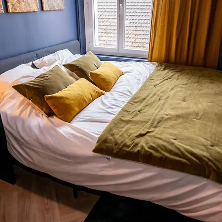 Les Teintes Royales Apartment